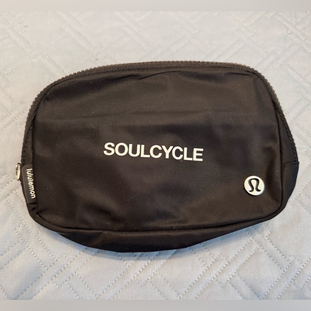 NWT Lululemon SoulCycle Black Belt Bag 1L